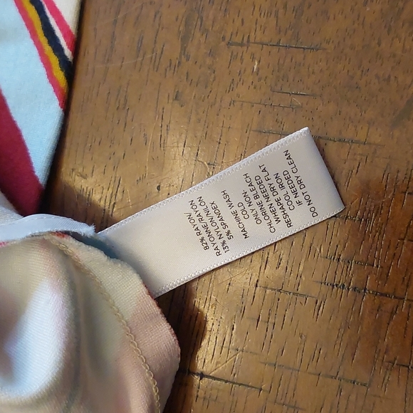 LOFT Chevron Pencil Skirt - Picture 7 of 11